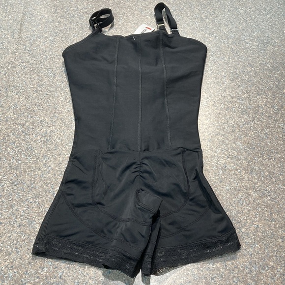 Leonisa Boyshort Bottom Body Shaper with Firm Compression NWT - Picture 6 of 6